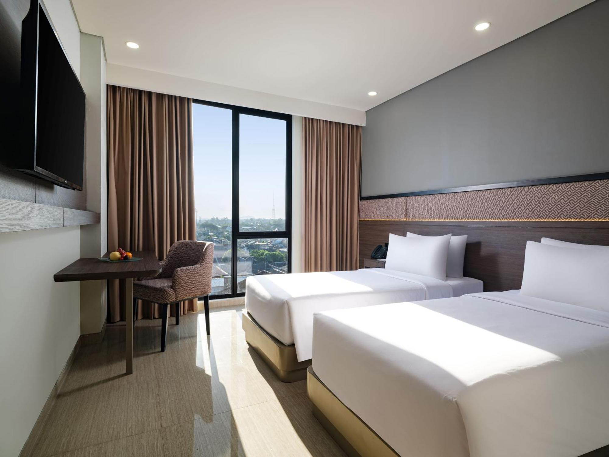 Hotel Santika Blitar Exterior foto